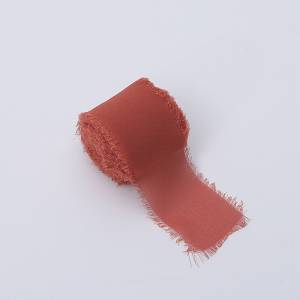 Ruban floral – Chiffon – Rouge brique – Rouleau 4 cm x 4,5 m