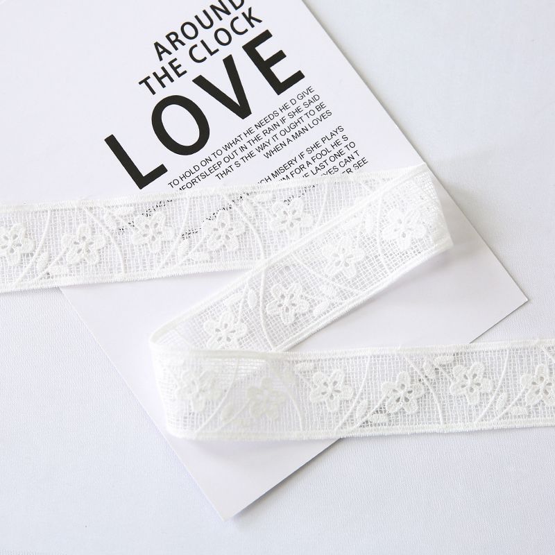 Ruban dentelle – Fleur avec brindille – Rouleau 3cm × 3,5m