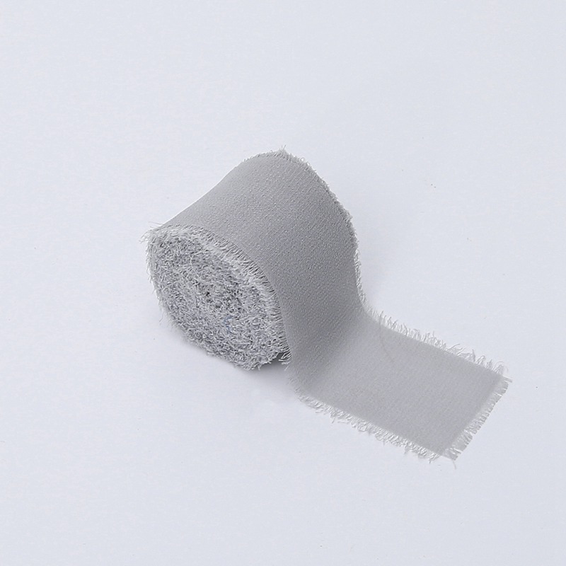 Ruban floral – Chiffon –Gris clair – Rouleau 4 cm x 4,5 m
