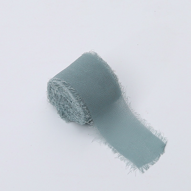 Ruban floral – Chiffon – Bleu poudré – Rouleau 4 cm x 4,5 m